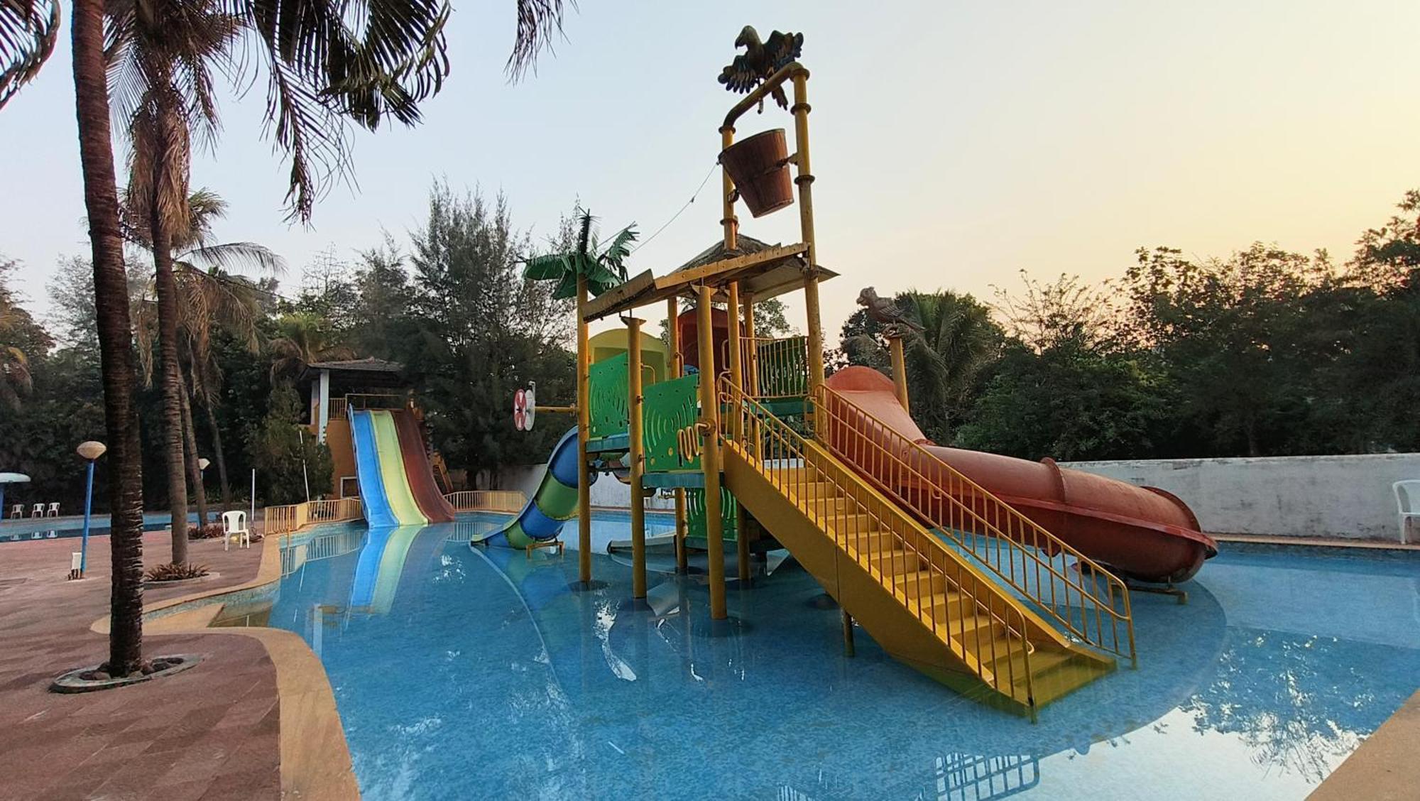 Pinewood Resort Karjat Zewnętrze zdjęcie